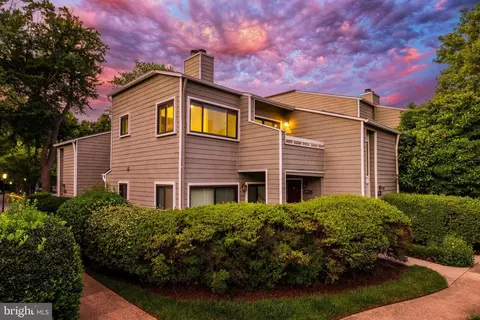 1957 B Villaridge Dr #1957B, Reston, VA 20191