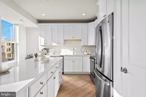 Kitchen - 4680 Westfields Blvd, Chantilly, VA 20151 photo 2 of 2