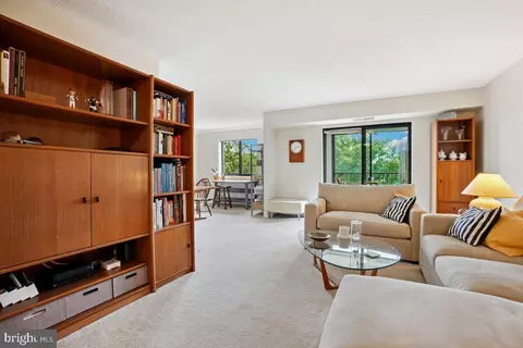 5904 Mount Eagle Dr #416, Alexandria, VA 22303