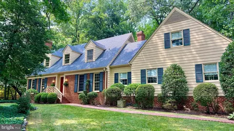 6010 River Dr, Lorton, VA 22079