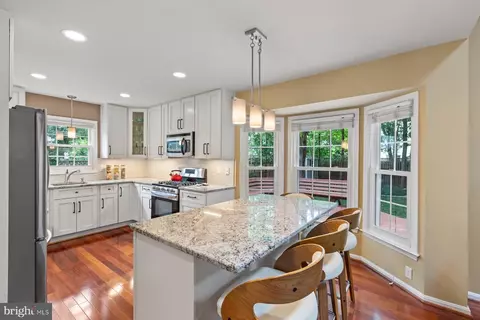 9730 Stipp St, Burke, VA 22015 photo 13