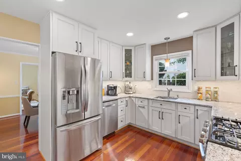 9730 Stipp St, Burke, VA 22015 photo 17
