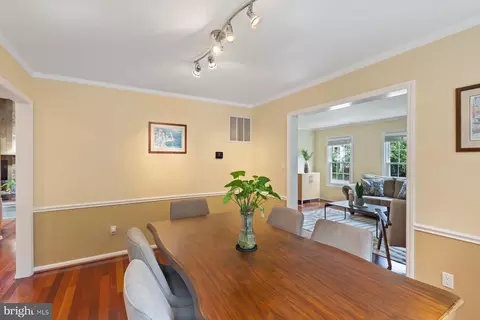 9730 Stipp St, Burke, VA 22015 photo 12