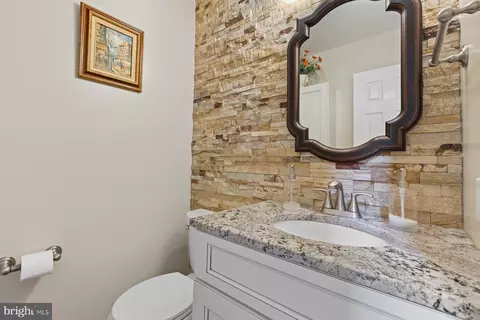 9730 Stipp St, Burke, VA 22015 photo 23