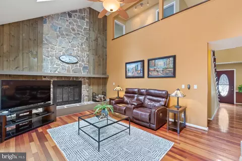 9730 Stipp St, Burke, VA 22015 photo 20