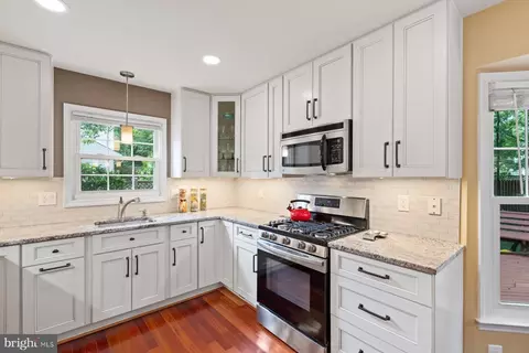 9730 Stipp St, Burke, VA 22015 photo 16