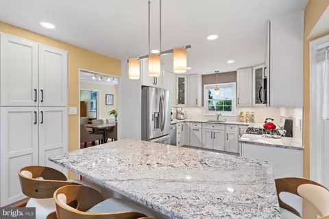 9730 Stipp St, Burke, VA 22015 photo 14