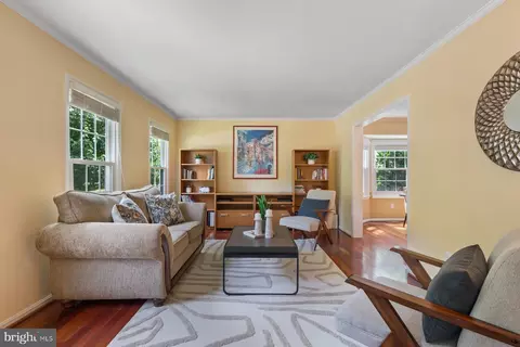 9730 Stipp St, Burke, VA 22015 photo 7