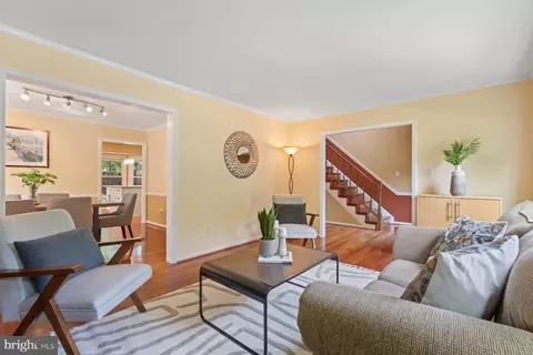 9730 Stipp St, Burke, VA 22015 photo 8
