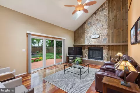 9730 Stipp St, Burke, VA 22015 photo 19