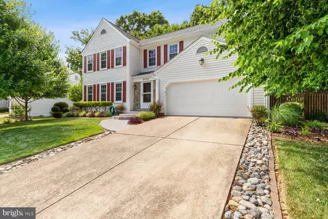9730 Stipp St, Burke, VA 22015 photo 2