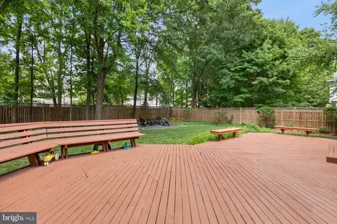 9730 Stipp St, Burke, VA 22015 photo 5