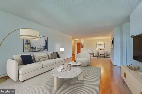 Living - 1800 Old Meadow Rd #904, Mclean, VA 22102 photo 2 of 3