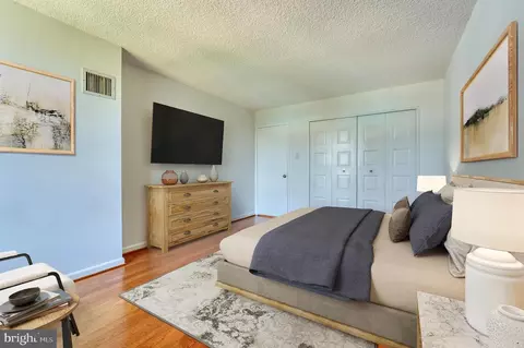 Bedroom - 1800 Old Meadow Rd #904, Mclean, VA 22102 photo 5 of 8