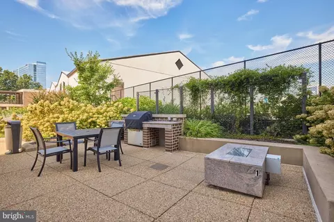 Exterior - 1800 Old Meadow Rd #904, Mclean, VA 22102 photo 5 of 5