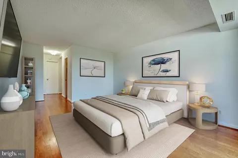 Bedroom - 1800 Old Meadow Rd #904, Mclean, VA 22102 photo 1 of 8
