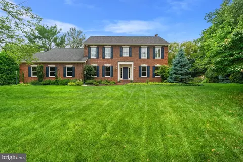 8205 Falstaff Rd, Mclean, VA 22102