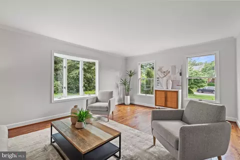 8205 Falstaff Rd, Mclean, VA 22102 photo 4