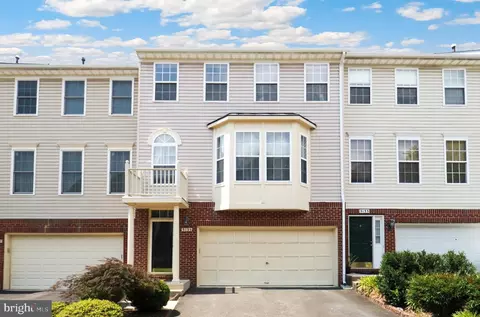 5135 Ballycastle Cir, Alexandria, VA 22315