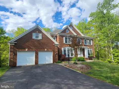 Exterior - 8705 Bitterroot Ct, Lorton, VA 22079 photo 11 of 11