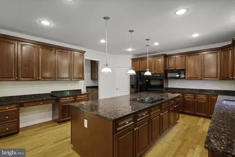Kitchen - 8705 Bitterroot Ct, Lorton, VA 22079 photo 2 of 6