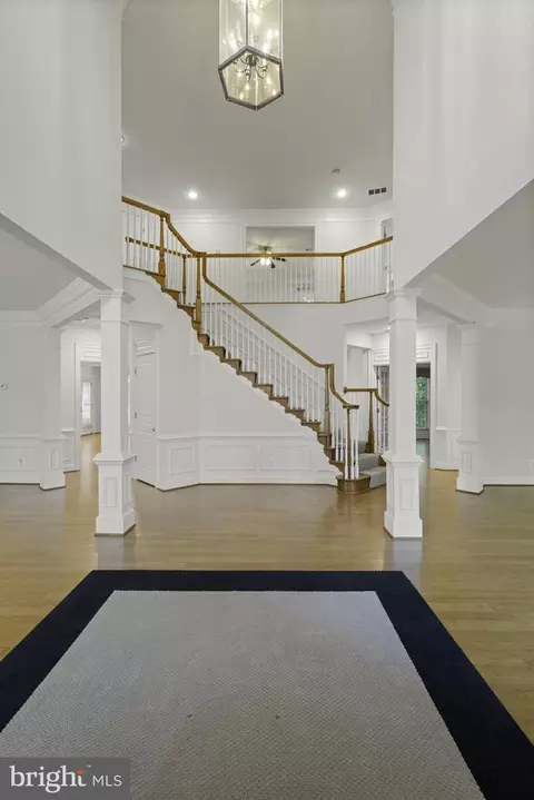 Entry Way - 8705 Bitterroot Ct, Lorton, VA 22079 photo 4 of 10