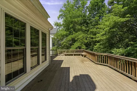 Exterior - 8705 Bitterroot Ct, Lorton, VA 22079 photo 7 of 11