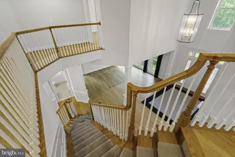 Entry Way - 8705 Bitterroot Ct, Lorton, VA 22079 photo 3 of 10