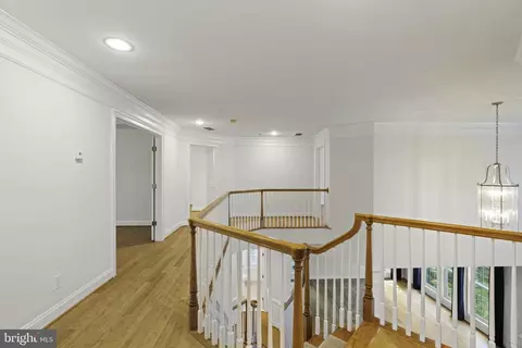 Entry Way - 8705 Bitterroot Ct, Lorton, VA 22079 photo 9 of 10