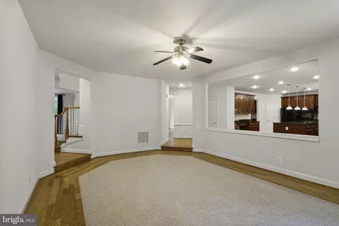 Living - 8705 Bitterroot Ct, Lorton, VA 22079 photo 7 of 9