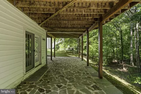 Exterior - 8705 Bitterroot Ct, Lorton, VA 22079 photo 4 of 11