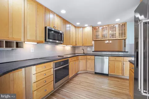 2053 Wethersfield Ct, Reston, VA 20191 photo 8