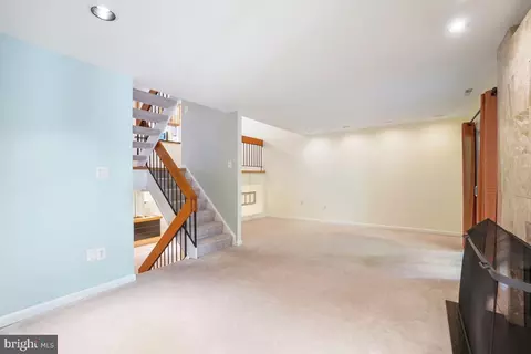 2053 Wethersfield Ct, Reston, VA 20191 photo 18