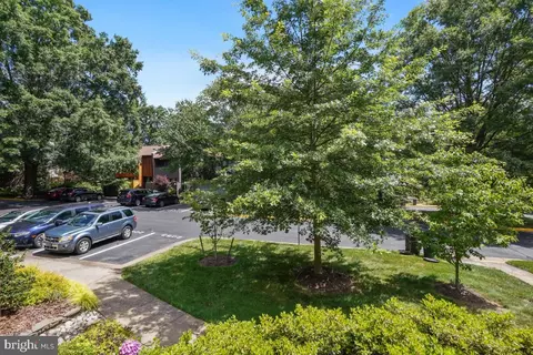 2053 Wethersfield Ct, Reston, VA 20191 photo 4