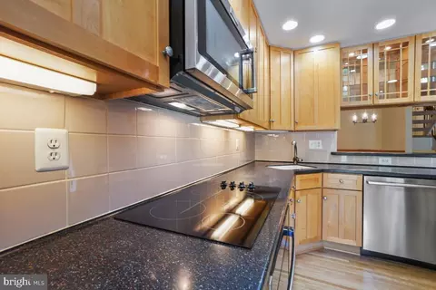 2053 Wethersfield Ct, Reston, VA 20191 photo 9
