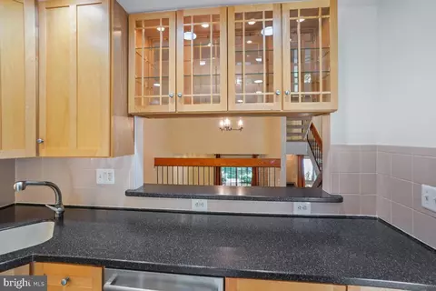2053 Wethersfield Ct, Reston, VA 20191 photo 10