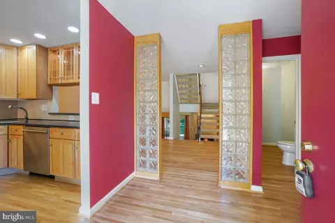 2053 Wethersfield Ct, Reston, VA 20191 photo 5