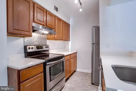 Kitchen - 5790 Rexford Ct #5790A, Springfield, VA 22152 photo 2 of 4
