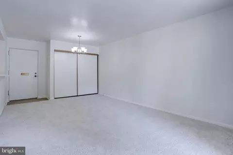 Living - 5790 Rexford Ct #5790A, Springfield, VA 22152 photo 5 of 5