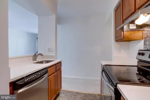 Kitchen - 5790 Rexford Ct #5790A, Springfield, VA 22152 photo 4 of 4