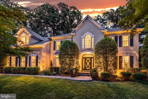 1800 Dominion Crest Ln, Mclean, VA 22101