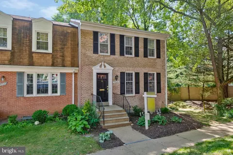 2848 Lafora Ct, Vienna, VA 22180