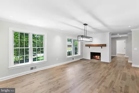 11806 Triple Crown Rd, Reston, VA 20191 photo 8