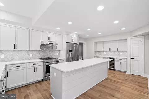 11806 Triple Crown Rd, Reston, VA 20191 photo 19