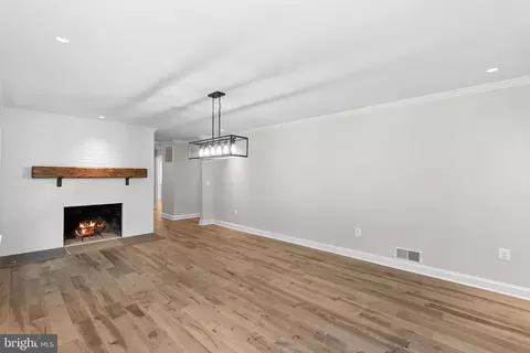 11806 Triple Crown Rd, Reston, VA 20191 photo 9
