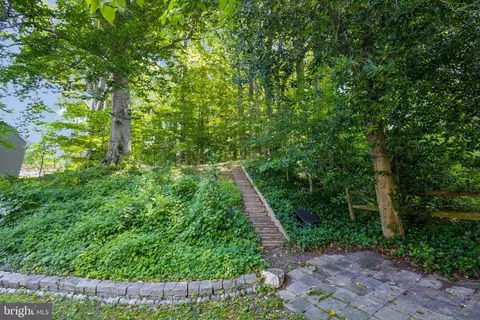 8623 Old Keene Mill Rd, Springfield, VA 22152 photo 12