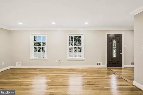 8623 Old Keene Mill Rd, Springfield, VA 22152 photo 4