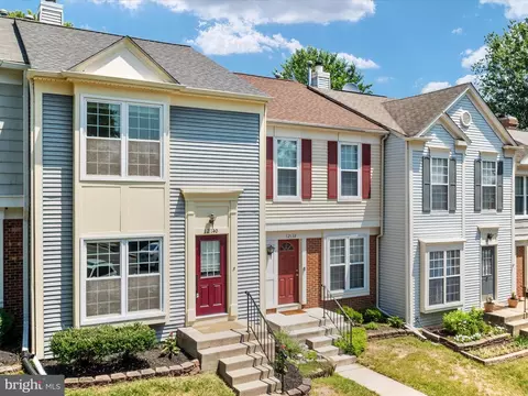 12140 Wedgeway Ct, Fairfax, VA 22033
