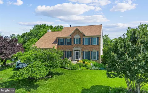 5107 Highbourne Ln, Centreville, VA 20120