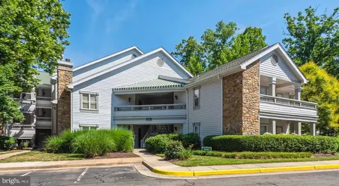 4447 Fair Stone Dr #203, Fairfax, VA 22033